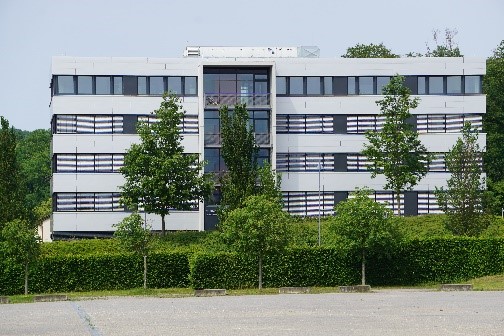 BusinessHouse2